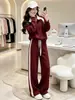 Traje casual de moda deportiva a rayas de bloques de color para mujer, nuevo conjunto de dos piezas de pantalones anchos de corte ajustado para otoño e invierno