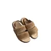 Sandálias Femininas de Lã de Cordeiro com Tira nas Costas, Estilo Birkenstock, Tiras Duplas de Pelúcia, Chinelos Abertos com Solado Grosso, Coleção Outono/Inverno 2026