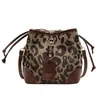 Bolso Cubo Retro de Estampado de Leopardo de Nicho para Mujer 2025 Nuevo Estilo de Alta Gama Bolso Cruzado de Hombro de Moda para Viajar