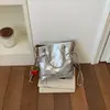 Bolso de Mano de Moda de Comercio Exterior Bolso Cubo Nuevo Primavera/Verano 2026 Bolso Versátil para Mujer Bolso Cruzado Bolso de Cadena Acolchado de Gama Alta