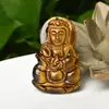 Fabricantes Atacam no Atacado um Grande Número de Pingentes de Buda de Pedra Olho de Tigre, Vários Pingentes de Jade, Ornamentos de Pedra Olho de Tigre e Joias