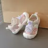 Sandalias Cerradas de Suela Suave Antipatadas para Bebés Niñas y Niños Estilo Dibujos Animados Lindos Verano 2026