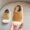 Zapatos de Primavera y Otoño Transfronterizos para Bebés y Niños Pequeños Zapatos de Interior para Bebé de Suela Suave Transpirables Tejido de Malla Zapatos para Hombres y Mujeres Zapatos de Punto
