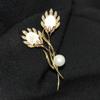 Broche de tulipán de fritillaria natural con incrustaciones, nuevo, de otoño e invierno, chapado en oro, sencillo, de alta gama, ligero y lujoso con diamantes.