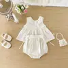 Ropa infantil estilo coreano 2026 verano nuevo estilo dulce top sin mangas con ribete de encaje y bloomers para bebé niña conjunto de dos piezas