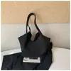 Bolsa de Palha Tecida de Luxo Leve Transfronteiriça Outono 2026 Nova Cor Sólida Retro Casual Grande Capacidade Bolsa de Ombro para o Dia a Dia