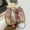 2026 Bolso de Hombro Cruzado de Lentejuelas Nuevo Bordado Floral Estilo Japonés Moderno Fresco Portátil de Moda para Mujer