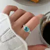 Anillo con Diseño de Patrón Tallado de Flor de Zircón Azul Extra Grande para Mujeres para Usar Juntas, Dulce, Moderno y Versátil, con Apertura Ajustable