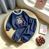 Conjunto de Ropa de Otoño para Niñas 2026 Nuevo Elegante Sudadera con Capucha de Oso para Bebé Pantalones Deportivos Ropa de Moda de Primavera y Otoño para Niños