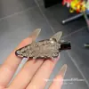 2026 Nuevo Estilo Coreano Clip para el Cabello Triangular Brillante de Pedrería Colorido Flequillo Lateral Flequillo de Pato Accesorio para el Cabello de Lujo Ligero