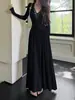 Vestido de Otoño con Encaje Patchwork Plisado Cuello en V Manga Larga para Mujer de Alta Gama con Sentido Formal Vestido de Gala Cintura Ceñida Dobladillo Ancho Falda Larga