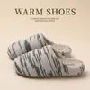 Novas Pantufas de Tricô Listradas de Algodão para Homens e Mulheres, Outono/Inverno Casa Interior Antiderrapantes Quentes Simples Pelúcia Solado Macio Bico Fechado
