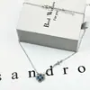 Moderna Cadena Nueva de Trébol de Cuatro Hojas con Circonita Azul para Mujer, Delicado Diseño de Flor de Nicho de Lujo Ligero de Gama Alta Versátil