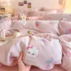 Juego de cuatro piezas de leche polar de invierno, sábana y funda de edredón de coral engrosado Clase A, ropa de cama con forro polar, juego de tres piezas para estudiantes