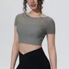 Camiseta deportiva de malla sintética tipo dos piezas disponible en stock con mangas cortas y almohadillas en el pecho, top de yoga, top corto, ropa de fitness adelgazante de secado rápido