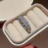 Anillo Abierto con Patrón de Circonita Galvanizado en Oro Real Personalidad Nicho Lujo Ligero Elegante Anillo de Dedo Nuevo Estilo para Viajeros Joyería para Mujeres