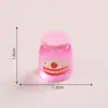 Miniatura de Paisaje Simulación Tarro de Mermelada de Naranja y Fresa Decoración DIY Accesorio Colgante Mini Adorno de Escritorio