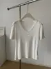 Elegante Camiseta de Lyocell Tencel con Cuello en V Estilo Old Money para Mujer, Caída Suelta y Fresca, Amigable con la Piel, Verano, Manga Corta Fina, Camiseta Básica