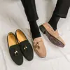 Nuevos mocasines transfronterizos, zapatos casuales esmerilados para estilistas, zapatos de cuero versátiles tipo slip-on con borlas estilo británico, zapatos de talla grande para hombre