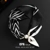Collar de Perlas con Cierre Magnético Negro Bufanda Larga de Seda Pequeña Protector de Cuello para Mujer Bufanda Versátil Bufanda Perezosa para el Cuello Regalo para Personas Mayores