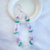 Lanyard para teléfono móvil con hoja verde mori y florcitas de colores, correa de muñeca corta, cuentas transparentes de colores, adornos para bolso pequeños y frescos para mujer