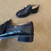 2026 mocassins femininos de couro estilosos e modernos, versáteis, novos para o dia a dia, com duas tiras de velcro e salto grosso