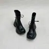 2026 Botas Martin Cool e Estilosas Estilo Britânico Ultra-Leves Solado Grosso Salto Bloco Confortáveis Zíper Traseiro Botas Skinny Elásticas Botas de Cano Curto Femininas