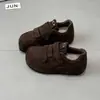 Couro fosco retro velcro tênis de treino alemão feminino 2026 novo estilo outono sola macia confortável bico redondo versátil casual tênis de plataforma