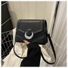 Bolso pequeño de diseño de nicho para mujer, nuevo bolso de hombro cruzado de estilo occidental, de textura de alta gama, combinable, estilo occidental, cuadrado, 2023