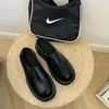 Nuevas zapatillas versátiles para exteriores de primavera y verano, zapatos de mujer de moda, zapatos de plataforma de suela gruesa, medias zapatillas cerradas para aumentar la altura para mujer 2026
