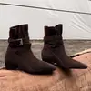Nueva Colección Otoño/Invierno 2026: Botines Elegantes y con Estilo para Mujer con Tacón Grueso, Punta Cuadrada, Detalle de Hebilla y Diseño Plisado