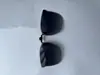 Las gafas de sol polarizadas con clip se pueden usar sobre las gafas graduadas, son adecuadas para que los hombres las usen de día y de noche, específicamente para conducir, pescar y visión nocturna.