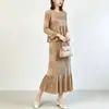 Conjunto de Dos Piezas de Moda de Gama Alta para Mujer para Otoño: Conjunto Miyake de Blusa de Manga Larga con Volantes y Falda de Cola de Pescado