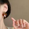 Pendientes Geométricos de Corazón de Amor de Lujo Ligero Maillard de Otoño e Invierno Pendientes Retro Nicho de Sentido de Alta Gama Pendientes Elegantes de Lujo Ligero Europeo y Americano