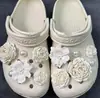 2025 Novos Acessórios para Tamancos Flor de Sapato Decoração Estéreo Flor Branca Azaleia Corrente de Pérolas Fivela de Sapato