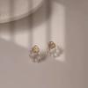 Pendientes retro franceses de moda con forma de flor dulce y perla, pendientes pequeños y bonitos con forma de rosa hueca para mujer
