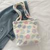 Bolso de peluche con diseño de flores de amor de estilo coreano, bonito y dulce bolso de hombro, sencillo y portátil, para invierno de 2024.