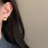 Pendientes de triángulo plateados tridimensionales combinables sin agujero en la oreja temperamento diario alta calidad para ir al trabajo retro nicho combinable
