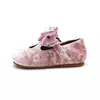 Sapatos de Couro para Meninas 2026 Primavera/Outono Novos Elegantes Laço Cruzado Veludo Infantil Solado Macio Versátil Salto Baixo Sapatos Infantis