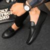 Sapatos Casuais Masculinos para o Baile de Primavera Mocassins Modernos Sapatos Masculinos Slip-On Versáteis