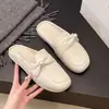 Nuevas Zapatillas Estilo Coreano para Mujer Set de Zapatillas Lindas Perezosas Zapatos Pequeños de Cuero Británicos Zapatos de Punta para Estudiantes Sandalias de Playa