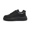 Zapatos para hombre KYD-918, colección de otoño, zapatillas casuales de cuero de moda con suela gruesa, nuevo modelo 2026, adecuados para deportes y uso diario, zapatillas blancas