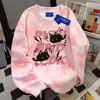 Nova Blusa de Moletom Rosa Criativa Estilo Americano Versátil com Estampa de Letras Gola Redonda para Mulheres, Outono e Inverno Preguiçosa Tie-Dye