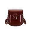 Bolsa Vintage de Ombro Único de Nicho Moda Pequena Quadrada para Mulheres Moda Outono 2025 Cor Sólida Vibrante Bolsa Transversal com Aba de Língua Estilo Sela para Mulheres