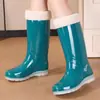 Nuevas Botas de Lluvia de Moda de Caña Alta Resistentes al Desgaste Antideslizantes para Mujer Botas de Lluvia Impermeables Calzado de Exterior con Felpa para Adultos Zapatos de Agua de Goma para Cocina