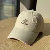 Boné de Baseball com Bordado de Desenho Desfiado de Alta Qualidade para Primavera e Verão, Chapéu Versátil, Circunferência da Cabeça Grande, Boné de Bico de Pato Tendência para Mulheres