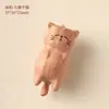 Accesorios Creativos Hechos a Mano DIY de Madera de Sangre Colgante de Gato Acostado Accesorio de Riqueza Instantánea Adorno de Figura de Gato