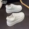 Sapatos Brancos Plataforma Solado Grosso Couro Genuíno Feminino Outono 2026 Novos Versáteis Casuais Aumentadores de Altura Sapatos Femininos Casuais Esportivos Sapatos de Skate