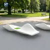 Taburete de Ocio Ondulado Tyco Stone UHPC de Ultra Alto Rendimiento Forma Irregular Banco para Patio y Aceras, Asiento de Espera Personalizable