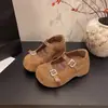 Zapatos Mary Jane dulces de estilo francés con pedrería, nuevo modelo de verano 2026, que aumentan la altura, con hebilla de una tira, zapatos de tacón bajo a la moda y versátiles